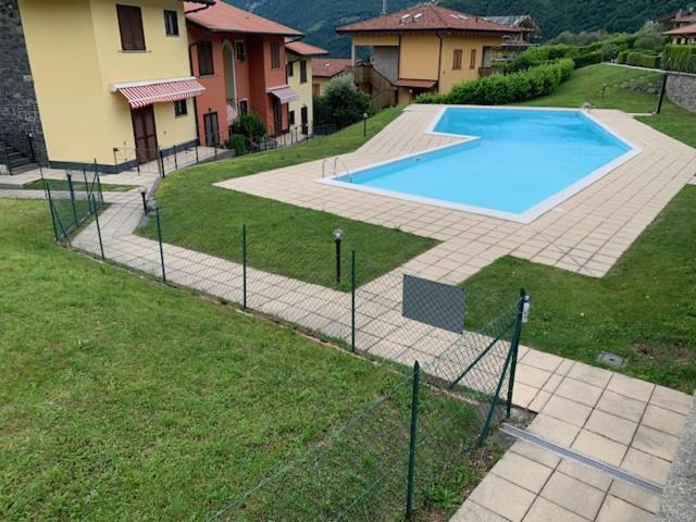 Villa Mirella: Casa Vista Lago Con Piscina Riva di Solto Ngoại thất bức ảnh