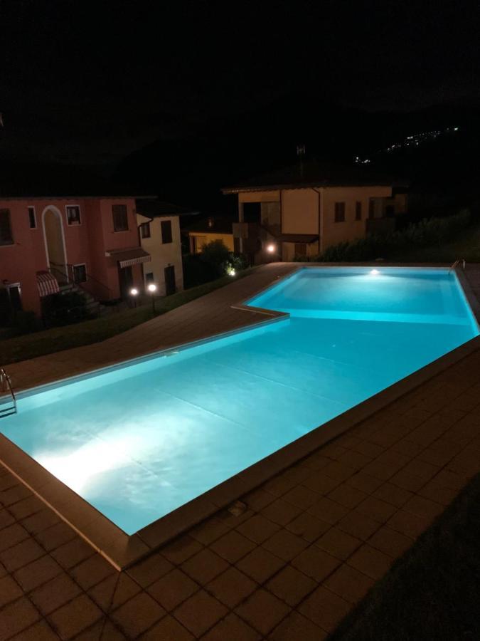 Villa Mirella: Casa Vista Lago Con Piscina Riva di Solto Ngoại thất bức ảnh